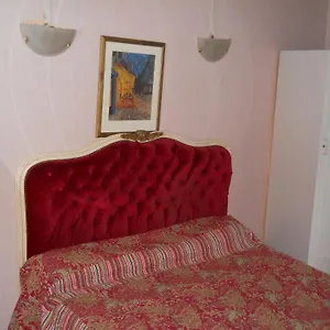 ** Hotel Le Petit Trianon France